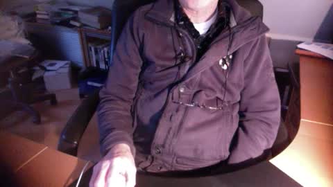 Snapshot of amor2200 chatting on January 9, 8:13 am Amor2200 online show from January 9, 8:13 am