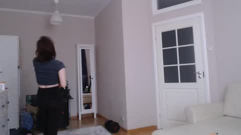 miss unforgettable online show from February 13, 6:52 am