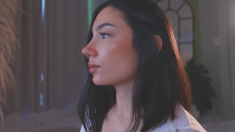 Amy Armstrong online show from December 2, 9:35 pm