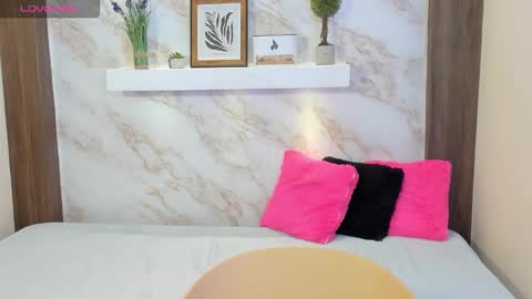 My name is AMY... Nice to meet you  thumb up me please its important online show from December 14, 8:04 pm