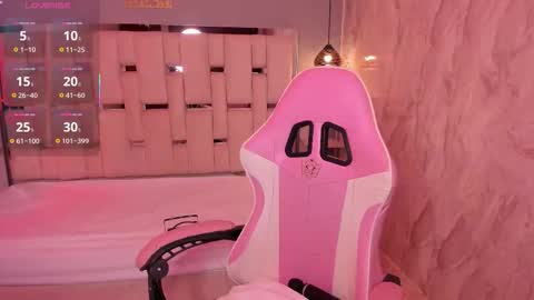 amyevan_ online show from November 8, 10:24 pm