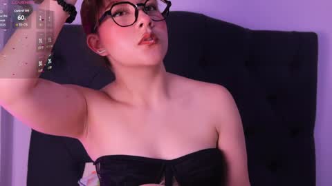 Amyy online show from June 8, 2:29 pm