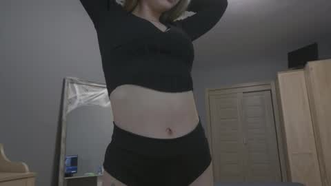 amylanee online show from November 5, 8:05 am