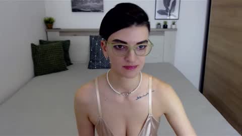 Snapshot of amylexy chatting on December 7, 8:05 am Hi there guys  My pleasure in your hands  pvt is open online show from December 7, 8:05 am