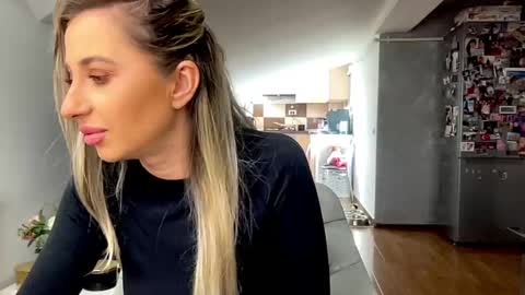 Snapshot of amyroberta92 chatting on September 25, 7:26 am amyroberta92 online show from September 25, 7:26 am