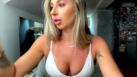 amyroberta92 online show from August 2, 6:48 am