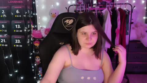 amyvibes online show from June 8, 7:04 pm