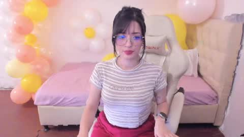Im anna but you can call me as you want online show from May 6, 9:43 pm