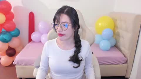 Im anna but you can call me as you want online show from June 19, 10:27 pm