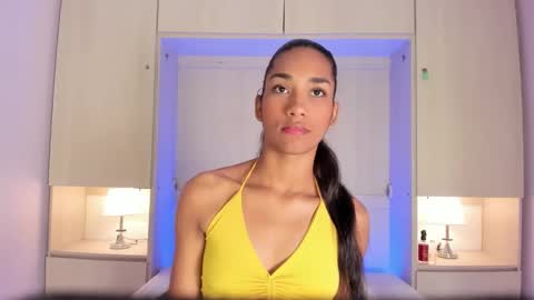 anaacollins_ online show from January 8, 11:38 am