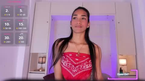 anaacollins_ online show from October 7, 11:39 am