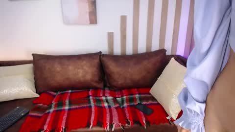 Anaciet Evans online show from May 19, 3:57 am