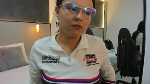 A N A H I online show from December 15, 9:33 pm