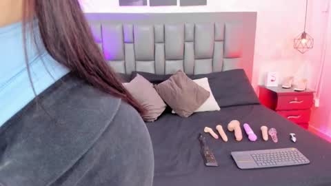 anahi  online show from February 8, 9:51 pm