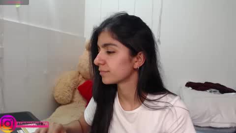 Anahi Browns online show from November 18, 7:39 pm