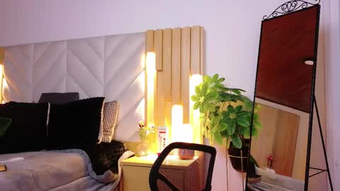 Anaise  online show from October 3, 11:40 am