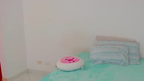 anapereira12 online show from April 17, 4:53 pm