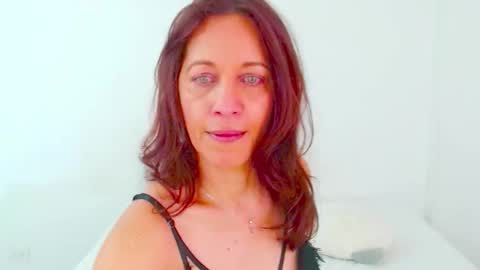 anapereira12 online show from March 14, 6:23 pm