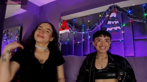   online show from December 12, 5:37 pm