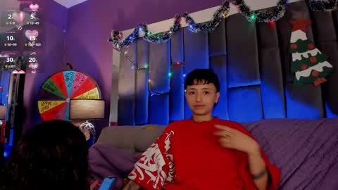   online show from December 5, 4:06 pm