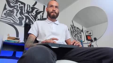 Andrs   -                   online show from February 3, 10:36 pm