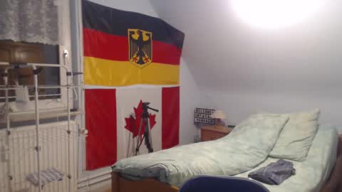 Snapshot of andre124231 chatting on December 7, 9:28 pm Andre online show from December 7, 9:28 pm