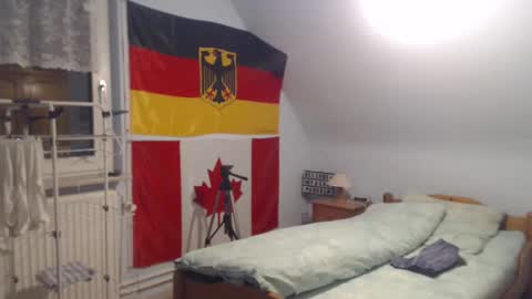 Snapshot of andre124231 chatting on December 18, 5:31 pm Andre online show from December 18, 5:31 pm