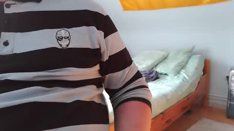 Snapshot of andre124231 chatting on October 8, 9:59 am Andre online show from October 8, 9:59 am