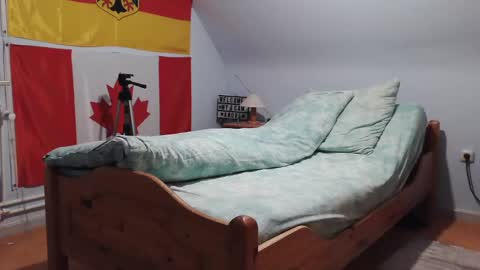 Snapshot of andre124231 chatting on December 8, 12:35 am Andre online show from December 8, 12:35 am