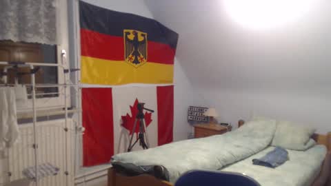 Snapshot of andre124231 chatting on December 28, 9:51 pm Andre online show from December 28, 9:51 pm