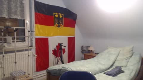 Snapshot of andre124231 chatting on December 12, 5:15 pm Andre online show from December 12, 5:15 pm