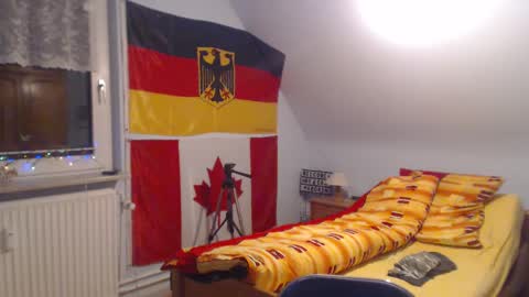 Snapshot of andre124231 chatting on December 1, 9:06 pm Andre online show from December 1, 9:06 pm