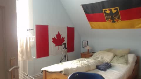 Snapshot of andre124231 chatting on September 17, 11:35 am Andre online show from September 17, 11:35 am