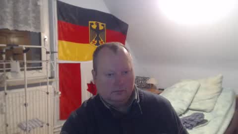 Snapshot of andre124231 chatting on December 10, 5:44 pm Andre online show from December 10, 5:44 pm