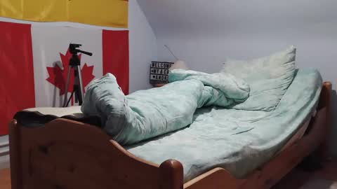 Snapshot of andre124231 chatting on December 8, 4:11 am Andre online show from December 8, 4:11 am