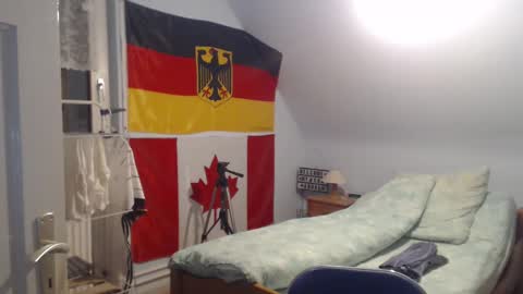 Snapshot of andre124231 chatting on December 15, 8:36 pm Andre online show from December 15, 8:36 pm