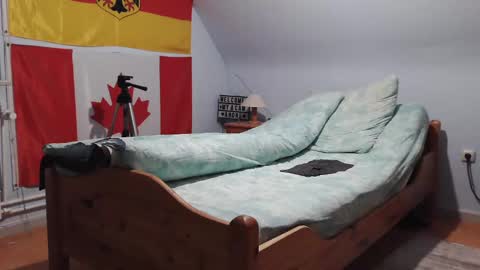 Snapshot of andre124231 chatting on December 13, 9:20 pm Andre online show from December 13, 9:20 pm