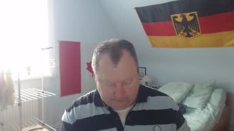 Snapshot of andre124231 chatting on October 12, 10:41 am Andre online show from October 12, 10:41 am