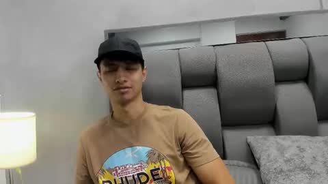Snapshot of andre_blow chatting on October 10, 12:11 pm Andre Blow online show from October 10, 12:11 pm