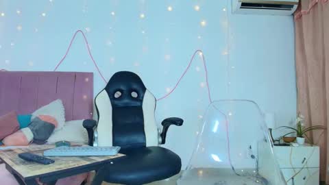 andre_lezcano online show from June 6, 2:23 pm