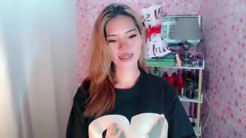 andrea06121998 online show from November 30, 2:24 pm