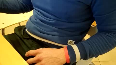 andrea_feetlover online show from November 27, 8:49 pm