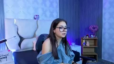 andrea_tay1 online show from July 25, 2:20 am