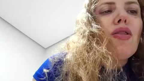 andreamartinssean2018 online show from August 5, 3:47 am