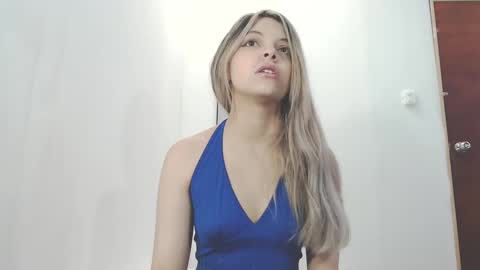 Snapshot of andreau_19 chatting on October 22, 1:57 pm andreau 19 online show from October 22, 1:57 pm