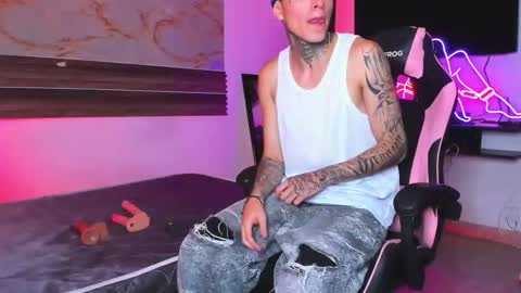 andrees_s online show from March 21, 11:59 am