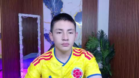 andres_tay online show from June 1, 1:40 am