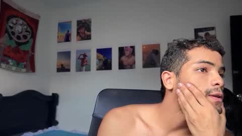 Snapshot of andres_vargas_ chatting on October 19, 7:18 pm Andres online show from October 19, 7:18 pm