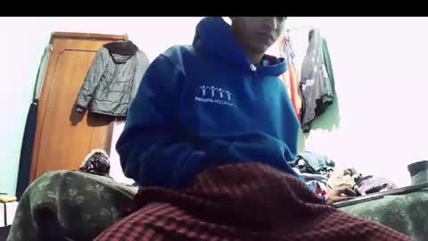 andrescaraballo18 online show from April 20, 5:10 am