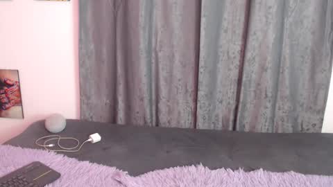 Isa  --------- online show from December 23, 1:34 am